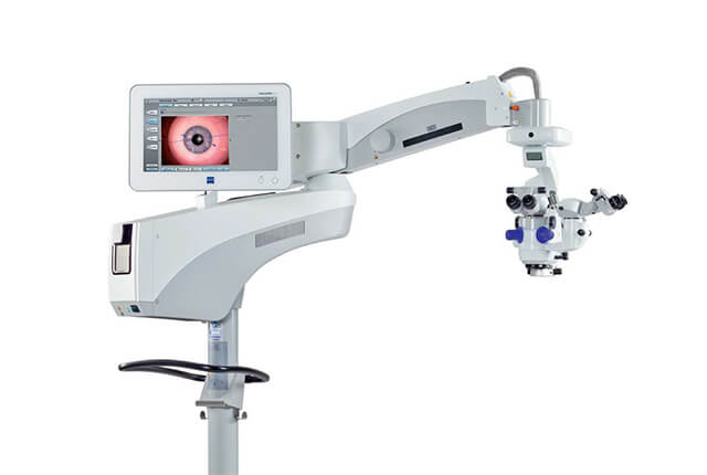 Zeiss社　カリスト付き顕微鏡Lumera700